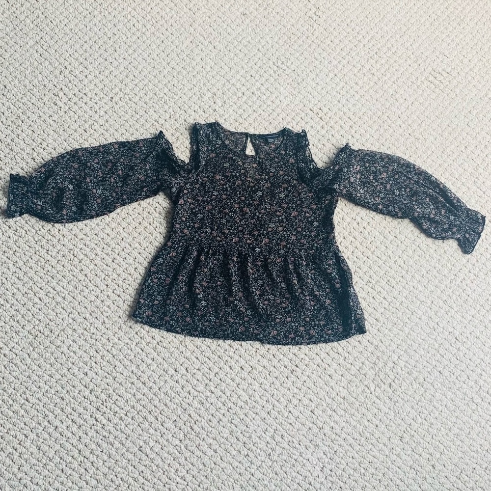 American Eagle floral cold-shoulder blouse